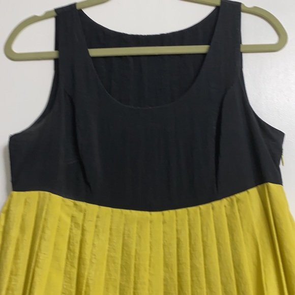 EUC•Fun Pleated Cocktail Dress - Picture 2 of 9